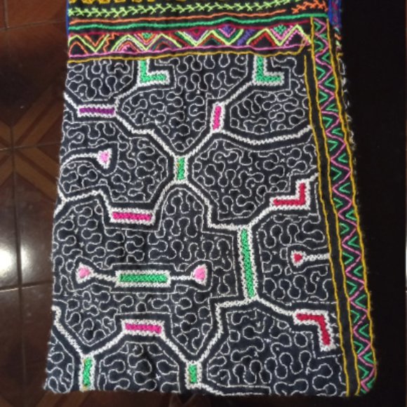 Shipibo bag embroidered by hand design Amazon jungle patterns